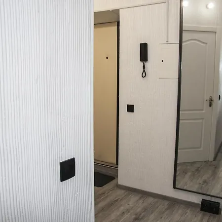 Black&White Apartment On Saksaganskogo Kyiv Exterior photo